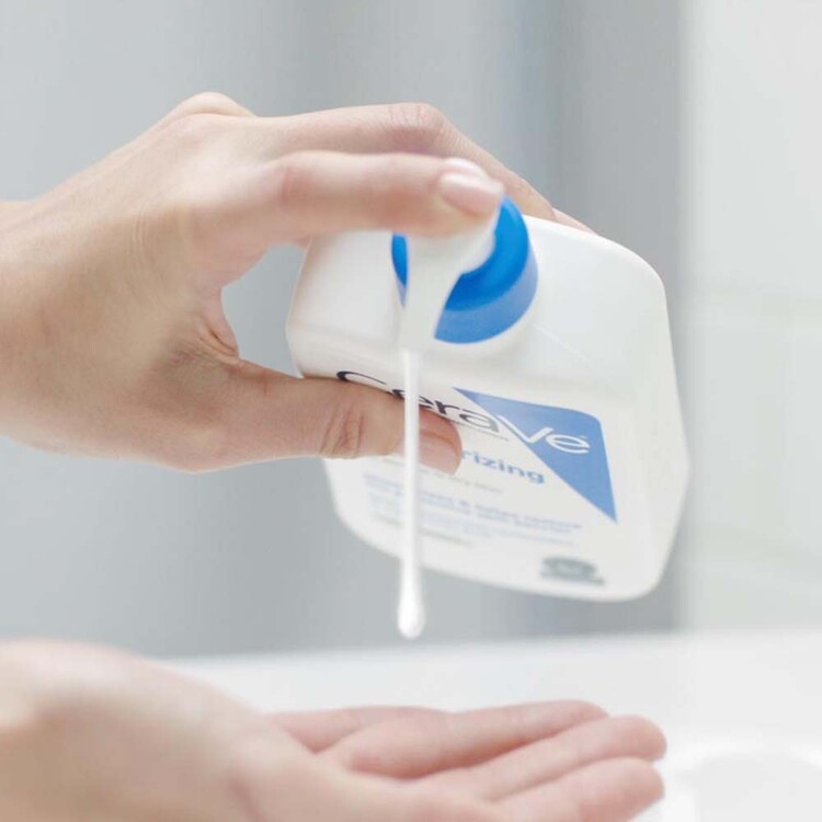CeraVe Nemlendirici Yüz ve Vücut Losyonu-Seramid Ve Hyalüronik Asit İçerikli 236 ml